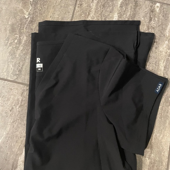 Adar Scrub Set - Picture 2 of 5